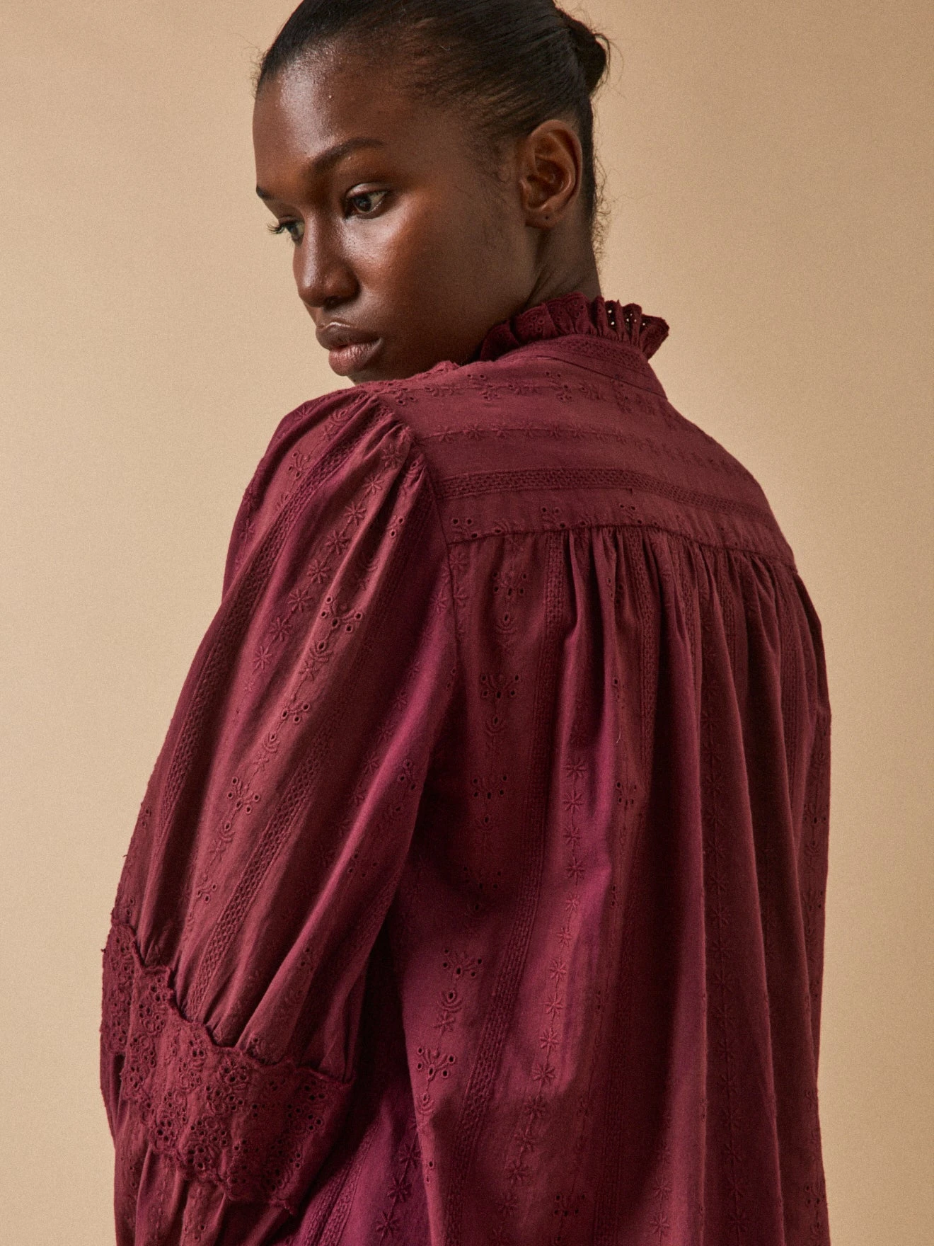 Blouse Trousseau Brodée Femme Col Volanté 6 Blouse Trousseau Brodée Femme Col Volanté – Image 4