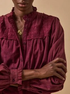 Blouse Trousseau Brodée Femme Col Volanté 10 Blouse Trousseau Brodée Femme Col Volanté -Cyrillus Boutique 01000 1789 4005 PO DP F1XX