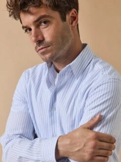 Chemise Popeline Rayée Slim Fit Homme 14 Chemise Popeline Rayée Slim Fit Homme -Cyrillus Boutique 05100 1415 R015 PO DP F1XX 6a49b8a4 26a2 4837 a872 1f197ba1b38e