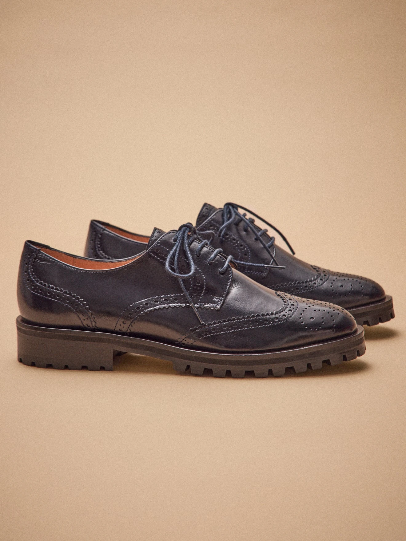 Derbies Bout Fleuri Lacées Cuir Femme 4 Derbies Bout Fleuri Lacées Cuir Femme – Image 2